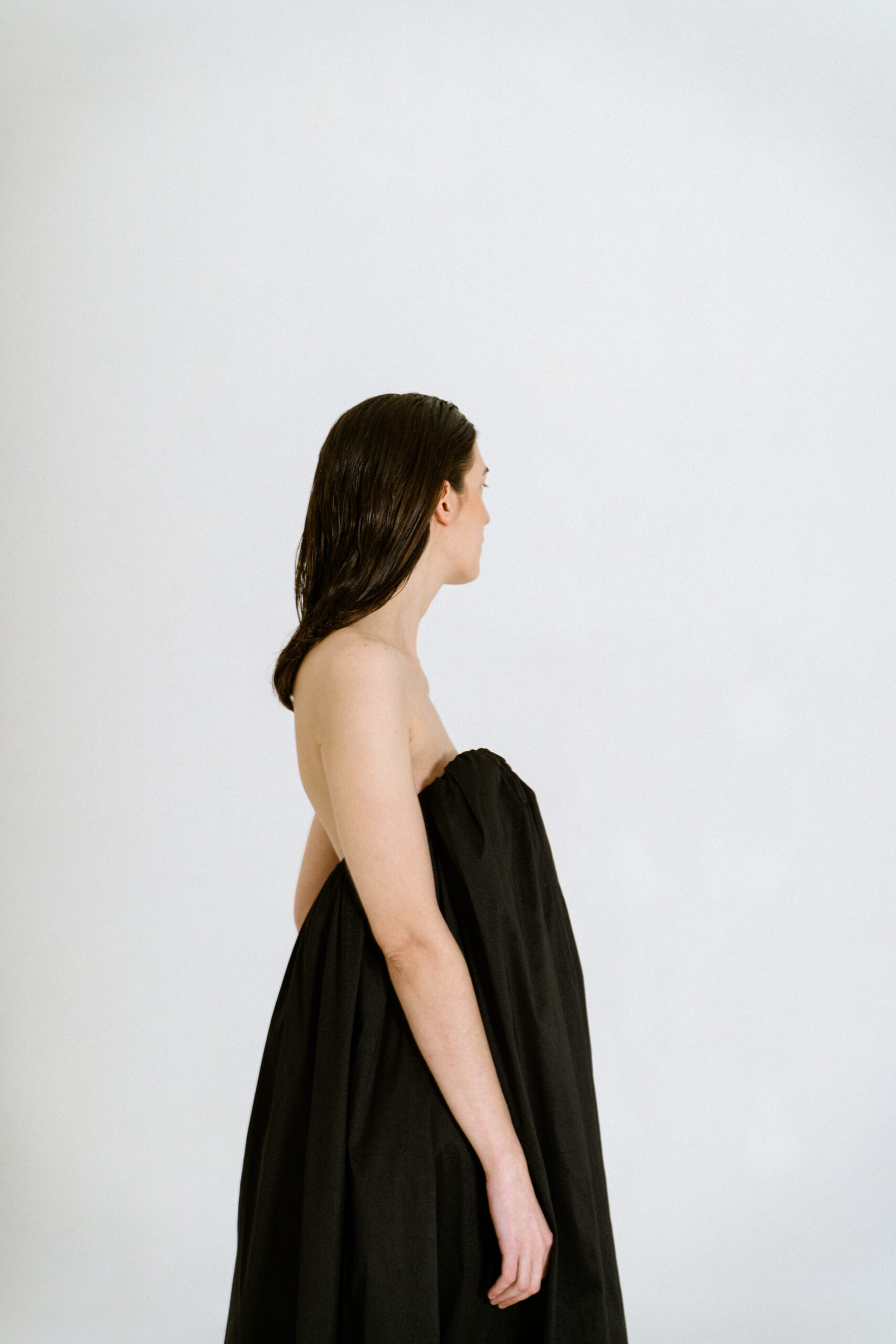 @_ruthcarpintero_LeandroCano_Lookbook-24 vestido-palabra-de-honor-negro-menú