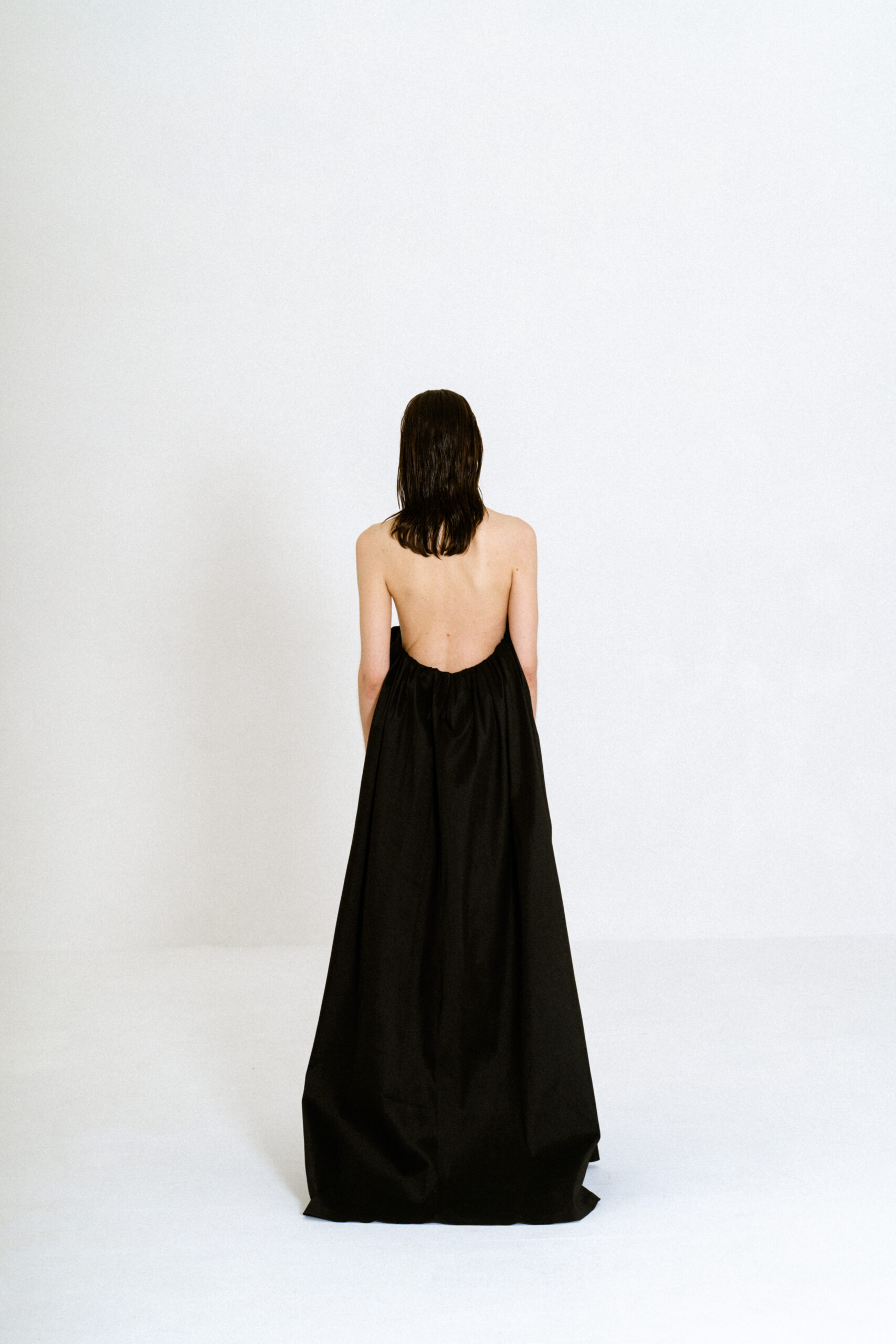 @_ruthcarpintero_LeandroCano_Lookbook-29 vestido-palabra-de-honor-negro-menú